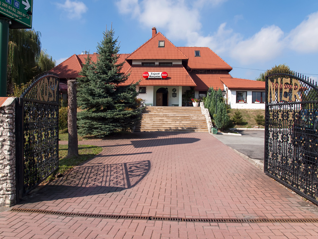 Zajazd Kosynier ogród